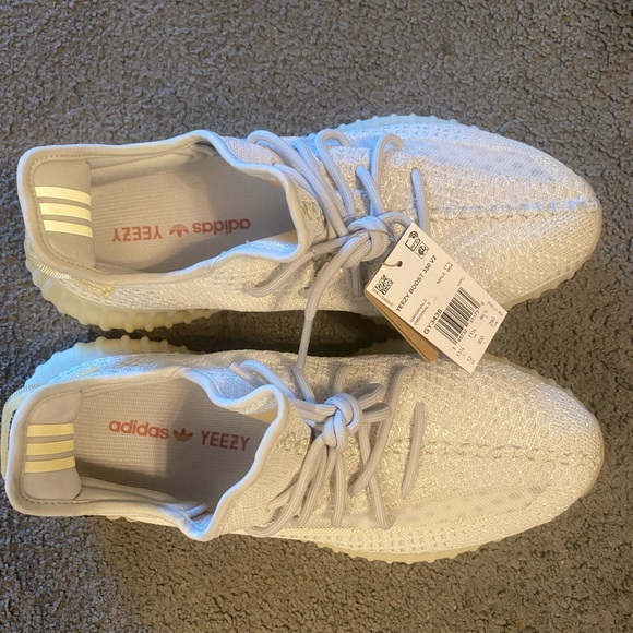 Brand new unworn yeezy adidas boost 350 V2 Man 12